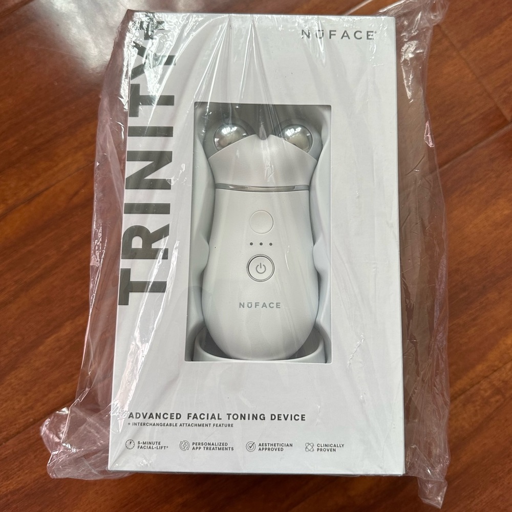 NuFace Trinity + Smart Advanced Facial Toning Device System